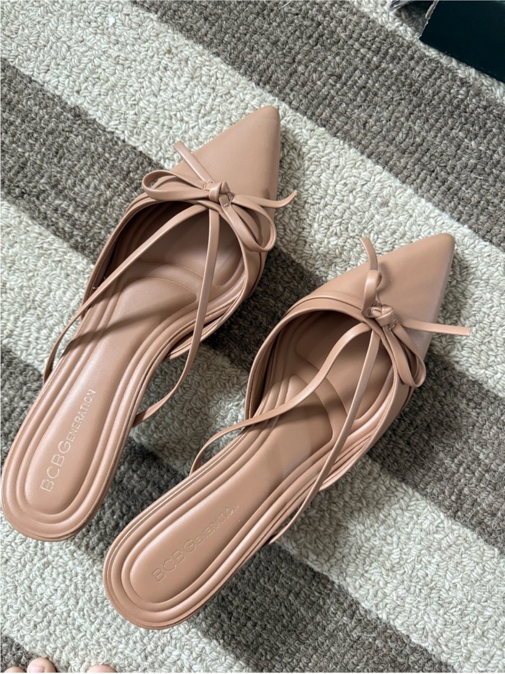 BCBGeneration Tan Pointed Toe Bow Kitten Heel